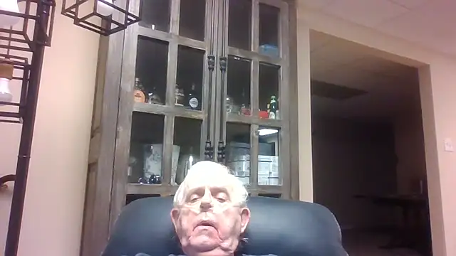 Snapshot of bootlegmanz chatting on March 15, 2026, 4:36 pm bootlegmanz online show from March 15, 2026, 4:36 pm