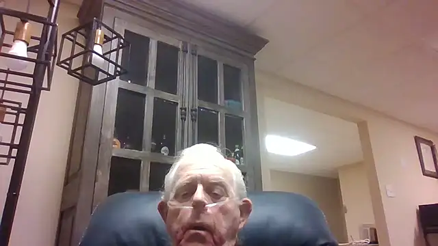 Snapshot of bootlegmanz chatting on March 31, 2026, 10:28 am bootlegmanz online show from March 31, 2026, 10:28 am