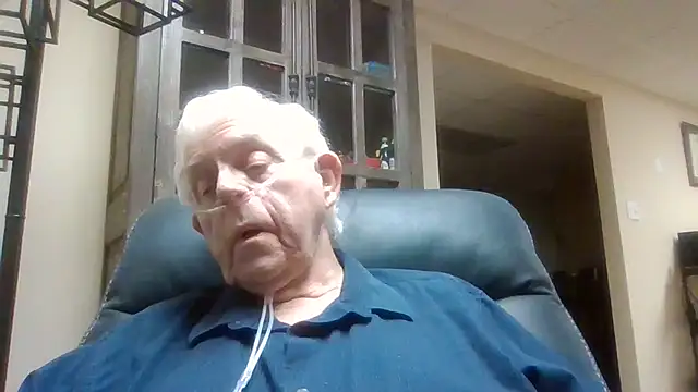 Snapshot of bootlegmanz chatting on February 4, 2026, 11:33 pm bootlegmanz online show from February 4, 2026, 11:33 pm