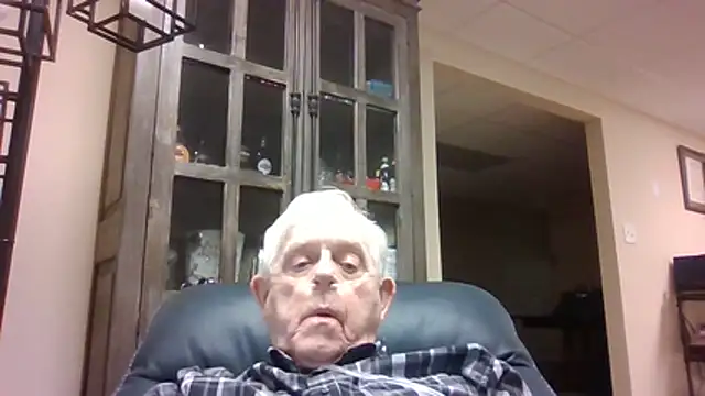 Snapshot of bootlegmanz chatting on February 9, 2026, 9:35 pm bootlegmanz online show from February 9, 2026, 9:35 pm