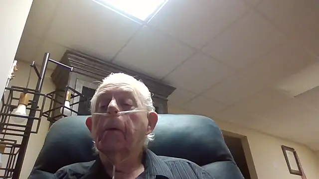 Snapshot of bootlegmanz chatting on April 6, 2026, 11:55 am bootlegmanz online show from April 6, 2026, 11:55 am