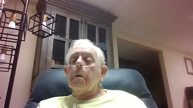 Snapshot of bootlegmanz chatting on March 7, 2026, 2:55 pm bootlegmanz online show from March 7, 2026, 2:55 pm