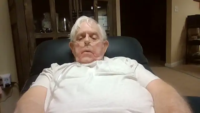 Snapshot of bootlegmanz chatting on March 22, 2026, 3:35 pm bootlegmanz online show from March 22, 2026, 3:35 pm