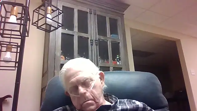 Snapshot of bootlegmanz chatting on February 26, 2026, 3:01 pm bootlegmanz online show from February 26, 2026, 3:01 pm