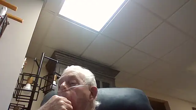 Snapshot of bootlegmanz chatting on April 7, 2026, 9:49 pm bootlegmanz online show from April 7, 2026, 9:49 pm