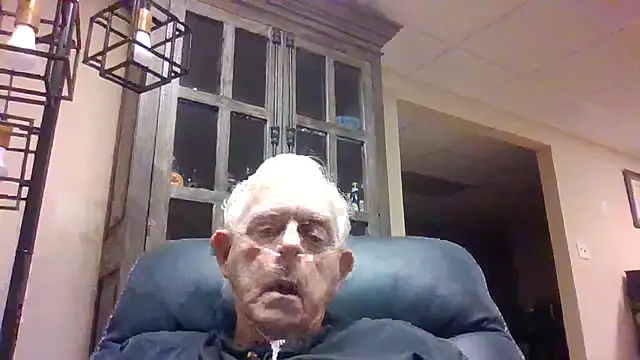 Snapshot of bootlegmanz chatting on February 8, 2026, 1:36 am bootlegmanz online show from February 8, 2026, 1:36 am