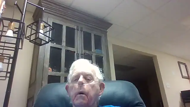 Snapshot of bootlegmanz chatting on March 11, 2026, 7:52 pm bootlegmanz online show from March 11, 2026, 7:52 pm