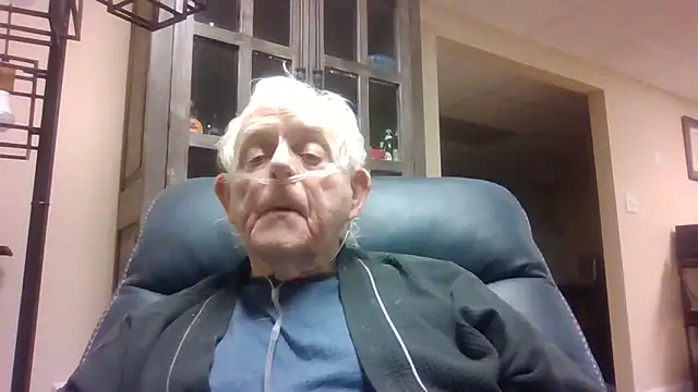 Snapshot of bootlegmanz chatting on March 16, 2026, 11:14 am bootlegmanz online show from March 16, 2026, 11:14 am