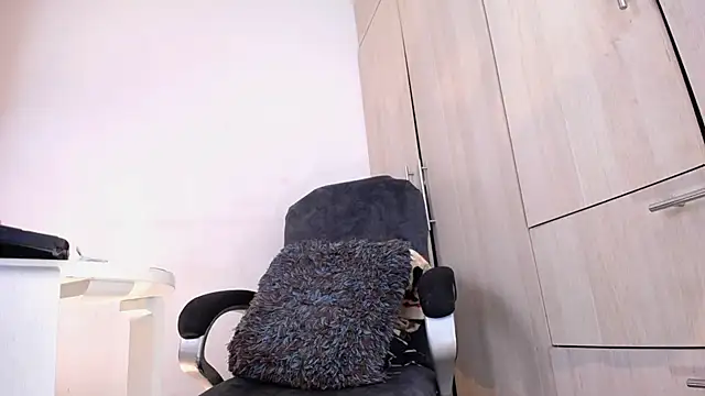 camilasexy111 online show from March 20, 2025, 11:45 pm