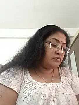 Snapshot of LAVERNIYA_ chatting on November 26, 2025, 7:52 am LAVERNIYA online show from November 26, 2025, 7:52 am