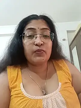 Snapshot of LAVERNIYA_ chatting on November 27, 2025, 7:53 am LAVERNIYA online show from November 27, 2025, 7:53 am