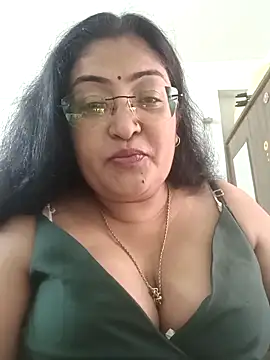 Snapshot of LAVERNIYA_ chatting on September 11, 2025, 6:46 am LAVERNIYA online show from September 11, 2025, 6:46 am