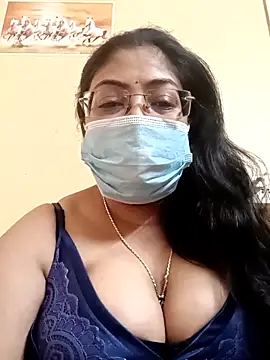 Snapshot of LAVERNIYA_ chatting on March 7, 2025, 5:08 am LAVERNIYA online show from March 7, 2025, 5:08 am