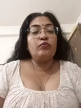 Snapshot of LAVERNIYA_ chatting on October 24, 2025, 11:53 am LAVERNIYA online show from October 24, 2025, 11:53 am