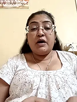 Snapshot of LAVERNIYA_ chatting on March 7, 2025, 10:13 am LAVERNIYA online show from March 7, 2025, 10:13 am