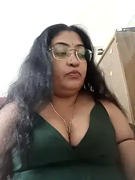 Snapshot of LAVERNIYA_ chatting on September 16, 2025, 11:44 am LAVERNIYA online show from September 16, 2025, 11:44 am