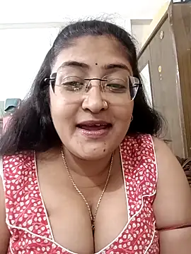 Snapshot of LAVERNIYA_ chatting on September 22, 2025, 7:20 pm LAVERNIYA online show from September 22, 2025, 7:20 pm