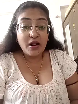 Snapshot of LAVERNIYA_ chatting on September 21, 2025, 5:18 pm LAVERNIYA online show from September 21, 2025, 5:18 pm