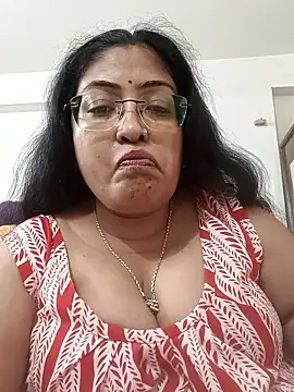 Snapshot of LAVERNIYA_ chatting on November 15, 2025, 10:41 am LAVERNIYA online show from November 15, 2025, 10:41 am