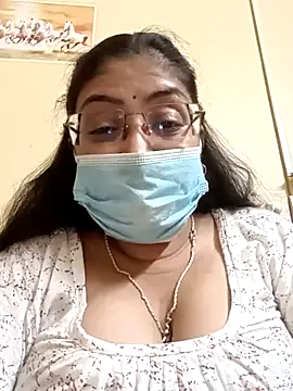 Snapshot of LAVERNIYA_ chatting on March 3, 2025, 12:28 pm LAVERNIYA online show from March 3, 2025, 12:28 pm