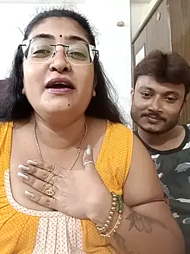 Snapshot of LAVERNIYA_ chatting on October 27, 2025, 7:15 pm LAVERNIYA online show from October 27, 2025, 7:15 pm