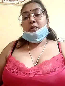 Snapshot of LAVERNIYA_ chatting on February 15, 2025, 2:33 pm LAVERNIYA online show from February 15, 2025, 2:33 pm