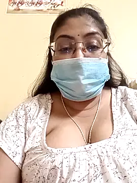 Snapshot of LAVERNIYA_ chatting on March 7, 2025, 1:18 pm LAVERNIYA online show from March 7, 2025, 1:18 pm