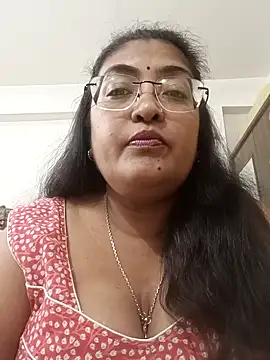 Snapshot of LAVERNIYA_ chatting on November 11, 2025, 2:34 pm LAVERNIYA online show from November 11, 2025, 2:34 pm