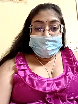 Snapshot of LAVERNIYA_ chatting on February 16, 2025, 12:10 pm LAVERNIYA online show from February 16, 2025, 12:10 pm