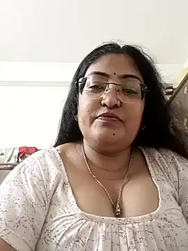 Snapshot of LAVERNIYA_ chatting on September 14, 2025, 11:10 am LAVERNIYA online show from September 14, 2025, 11:10 am