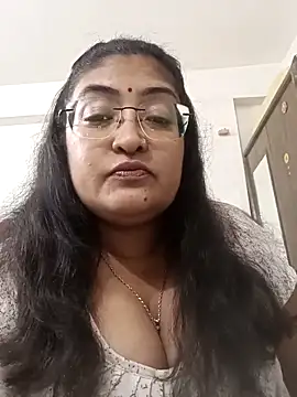 Snapshot of LAVERNIYA_ chatting on October 14, 2025, 12:50 pm LAVERNIYA online show from October 14, 2025, 12:50 pm