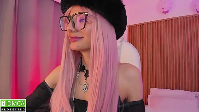 sophiecherry  online show from October 28, 2025, 3:40 am