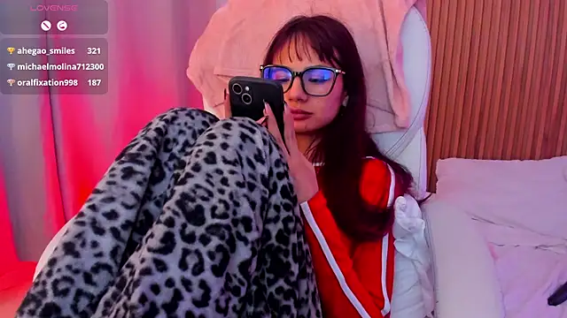 sophiecherry  online show from November 8, 2025, 10:41 am