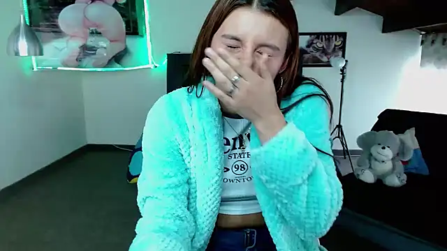 Snapshot of Kloe_Deker chatting on February 26, 2025, 4:38 pm Kloe Deker online show from February 26, 2025, 4:38 pm