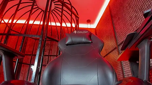 NAILAHARD online show from September 24, 2025, 2:45 pm