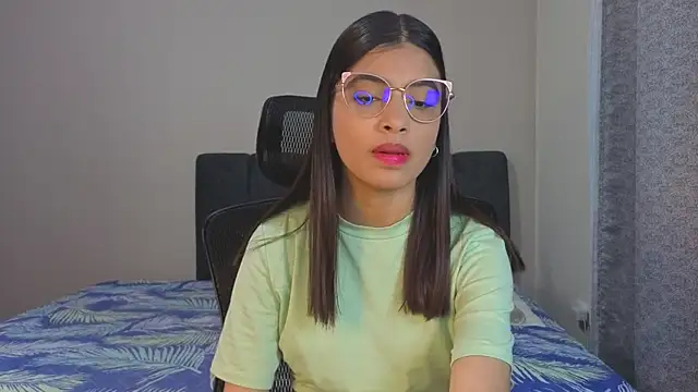 LiaOrtiz69 online show from July 23, 2026, 7:43 pm