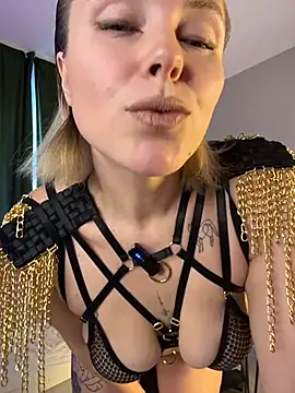 Charming Daphny online show from February 1, 2026, 6:33 am