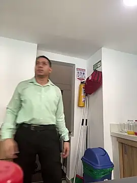 Snapshot of Juanes432 chatting on February 23, 2026, 9:04 pm Juanes432 online show from February 23, 2026, 9:04 pm