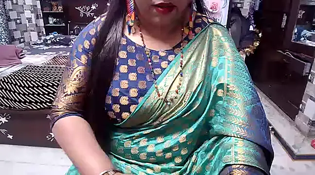 kiranpreet85 online show from January 21, 2025, 4:05 pm