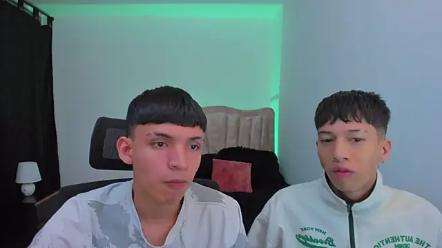 Snapshot of Juan_Nd_Steven chatting on September 23, 2025, 4:19 am Juan Nd Steven online show from September 23, 2025, 4:19 am