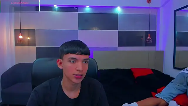 Snapshot of Juan_Nd_Steven chatting on March 13, 2025, 4:38 am Juan Nd Steven online show from March 13, 2025, 4:38 am