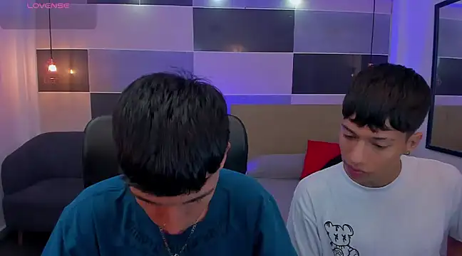 Snapshot of Juan_Nd_Steven chatting on February 23, 2025, 12:27 pm Juan Nd Steven online show from February 23, 2025, 12:27 pm