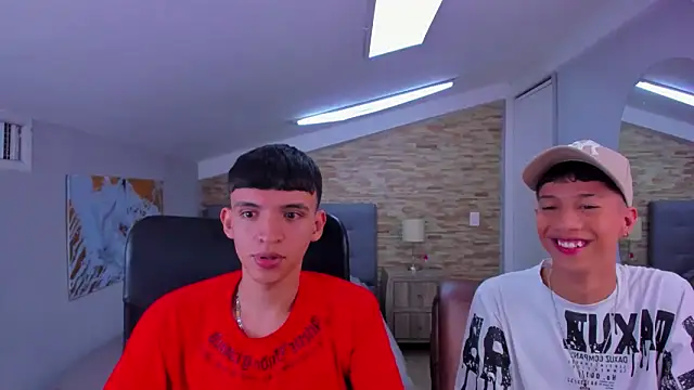 Snapshot of Juan_Nd_Steven chatting on March 5, 2025, 4:34 am Juan Nd Steven online show from March 5, 2025, 4:34 am