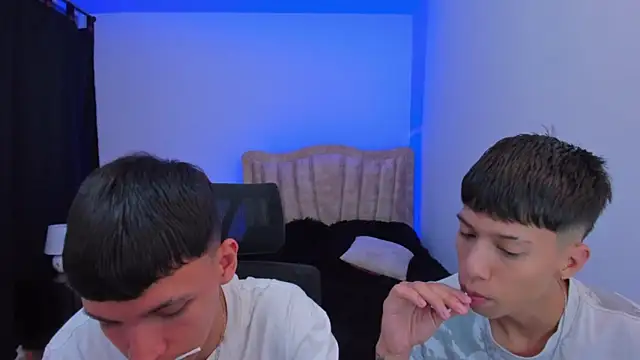 Snapshot of Juan_Nd_Steven chatting on September 20, 2025, 12:37 am Juan Nd Steven online show from September 20, 2025, 12:37 am