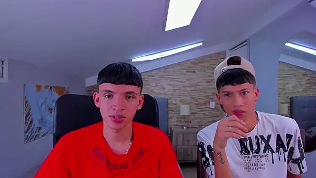 Snapshot of Juan_Nd_Steven chatting on March 5, 2025, 7:38 am Juan Nd Steven online show from March 5, 2025, 7:38 am