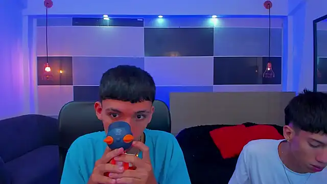 Snapshot of Juan_Nd_Steven chatting on January 18, 2025, 4:15 am Juan Nd Steven online show from January 18, 2025, 4:15 am