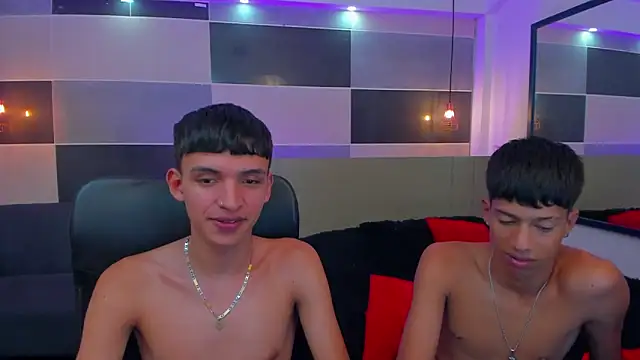 Snapshot of Juan_Nd_Steven chatting on March 15, 2025, 10:46 am Juan Nd Steven online show from March 15, 2025, 10:46 am
