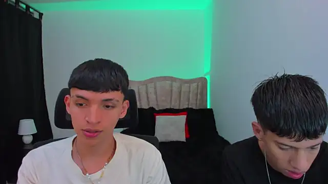 Snapshot of Juan_Nd_Steven chatting on September 30, 2025, 10:05 pm Juan Nd Steven online show from September 30, 2025, 10:05 pm
