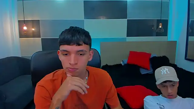 Snapshot of Juan_Nd_Steven chatting on February 14, 2025, 4:04 am Juan Nd Steven online show from February 14, 2025, 4:04 am