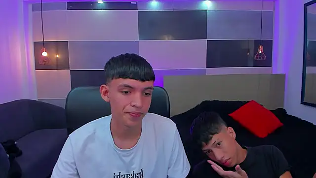 Snapshot of Juan_Nd_Steven chatting on February 11, 2025, 4:22 am Juan Nd Steven online show from February 11, 2025, 4:22 am